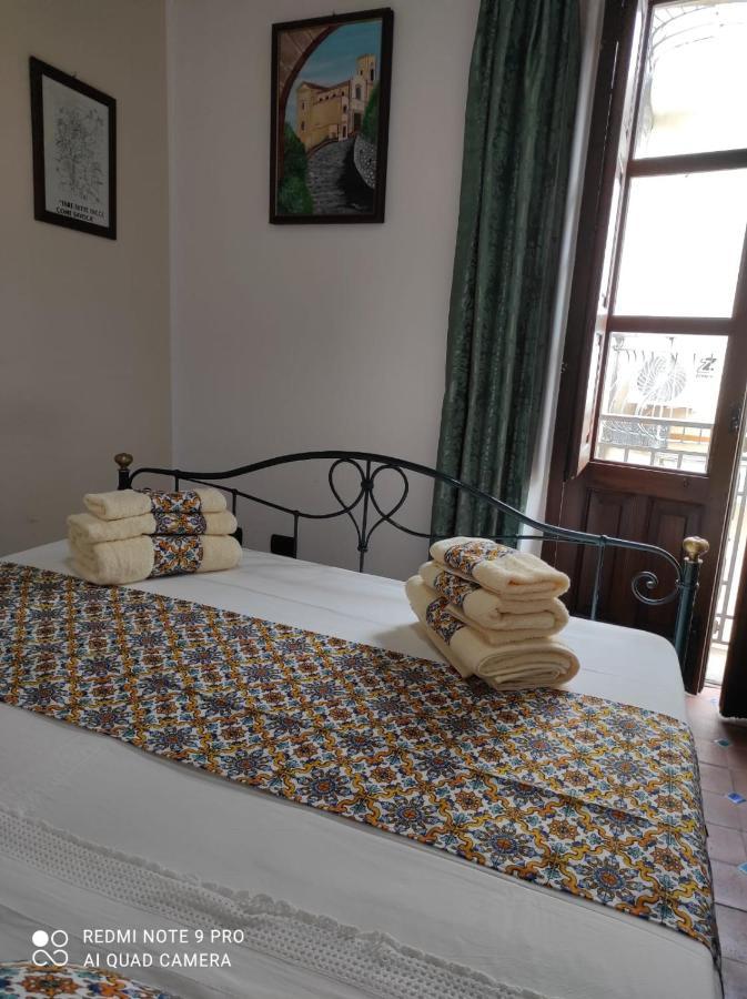 B&B Il Padrino Savoca Eksteriør billede