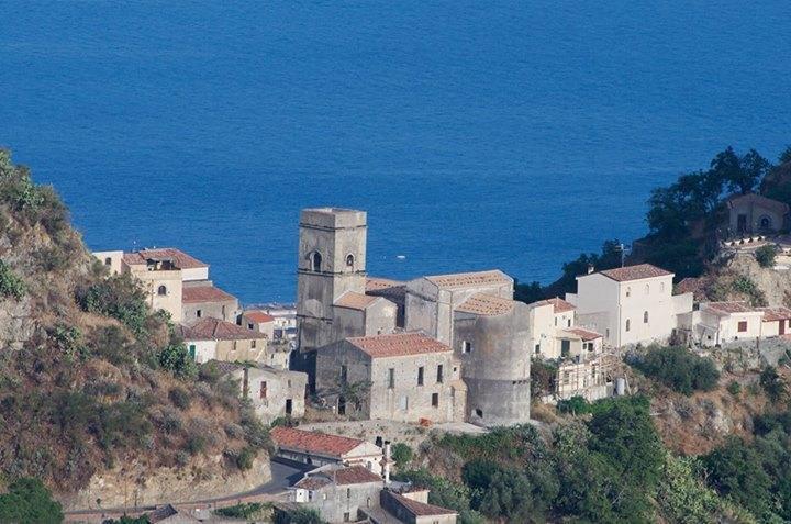 B&B Il Padrino Savoca Eksteriør billede