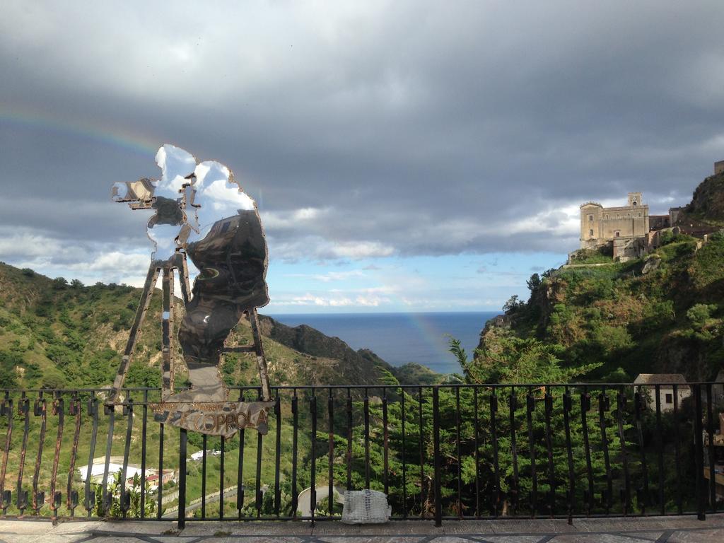 B&B Il Padrino Savoca Eksteriør billede