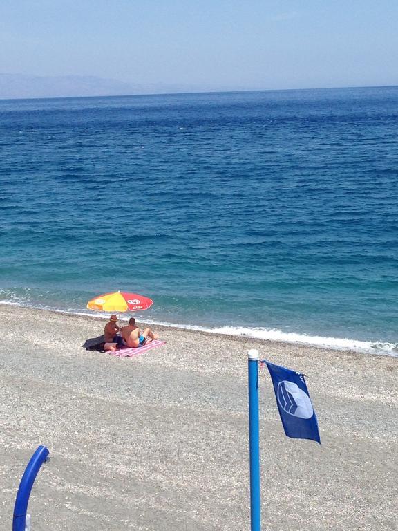 B&B Il Padrino Savoca Eksteriør billede