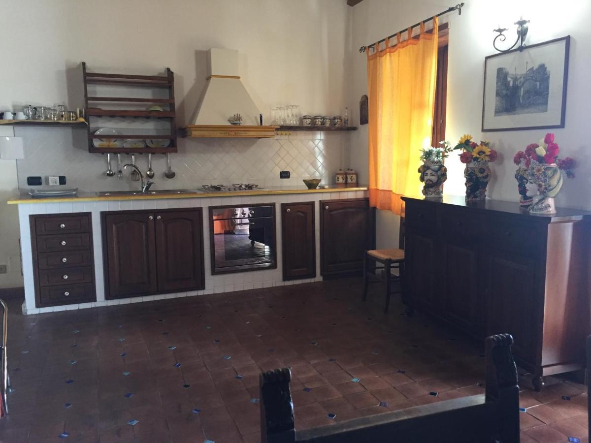 B&B Il Padrino Savoca Eksteriør billede